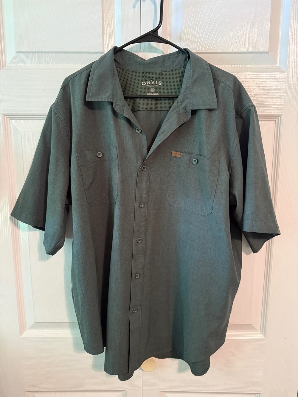 Orvis Men's Short-Sleeve Button-Down Shirt in Slate Green
